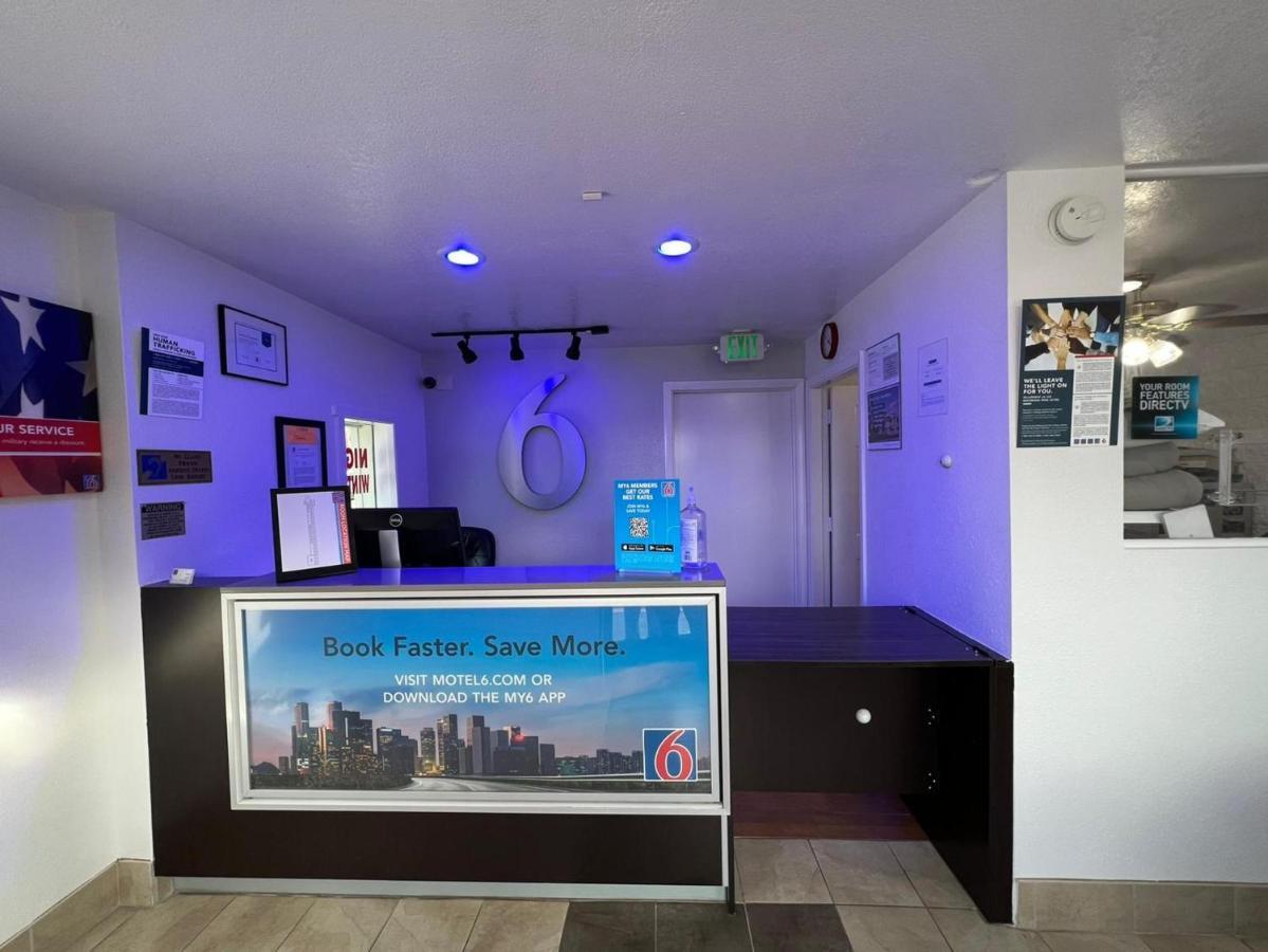 Motel 6-Orange, Ca - Anaheim Eksteriør billede