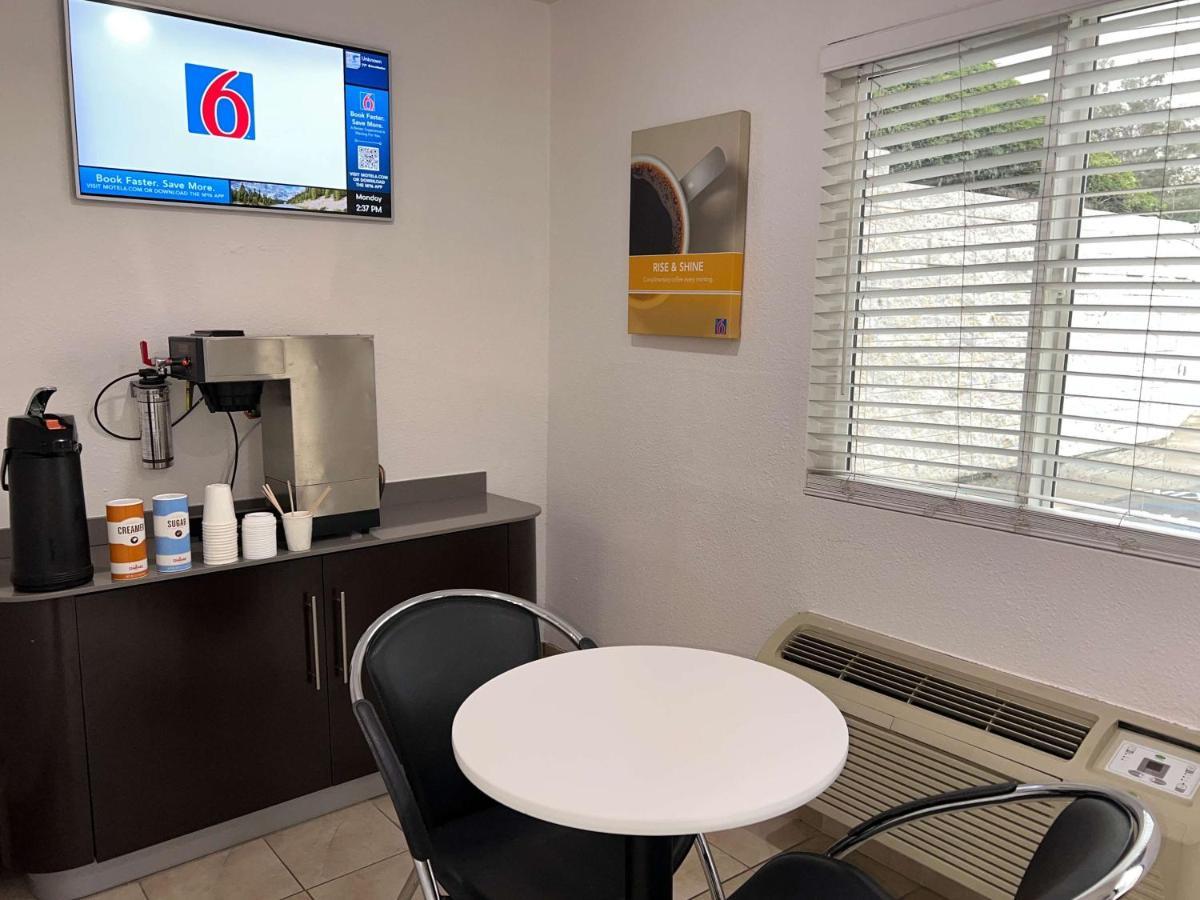 Motel 6-Orange, Ca - Anaheim Eksteriør billede