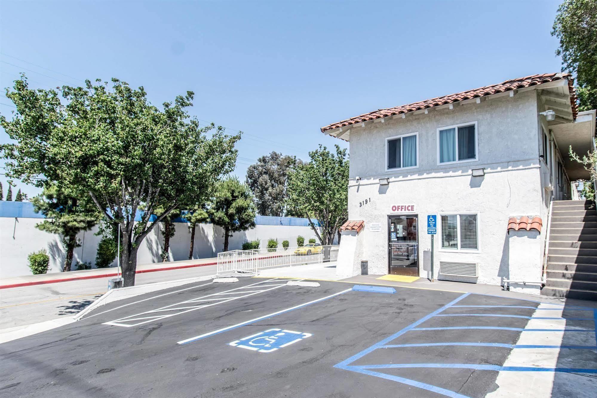 Motel 6-Orange, Ca - Anaheim Eksteriør billede
